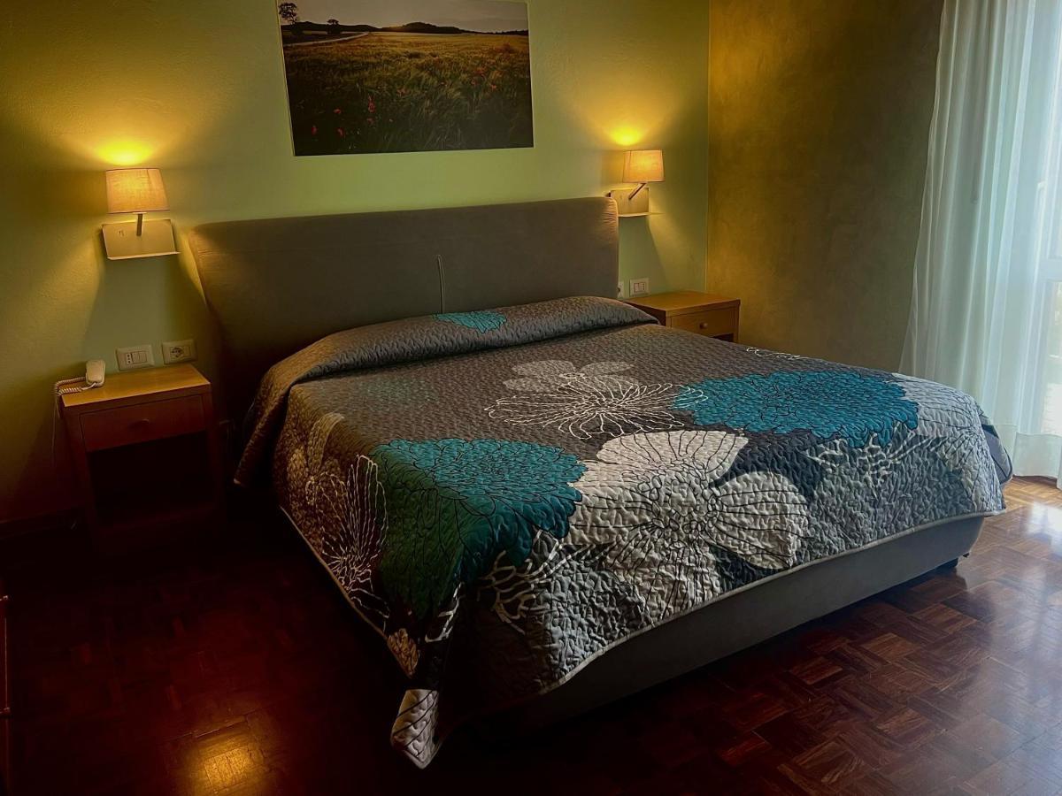 Albergo Di มูร์โล ภายนอก รูปภาพ