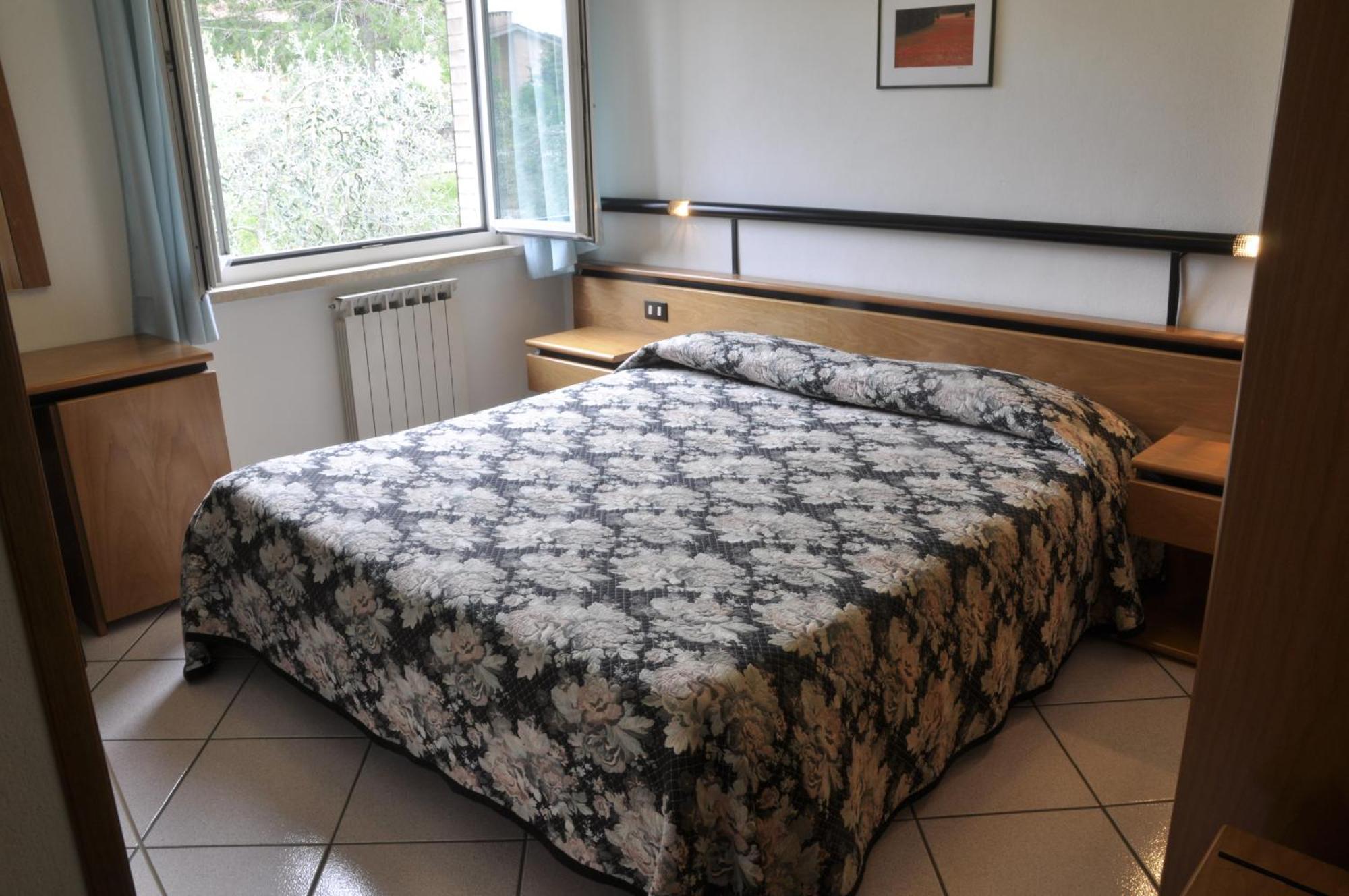 Albergo Di มูร์โล ภายนอก รูปภาพ