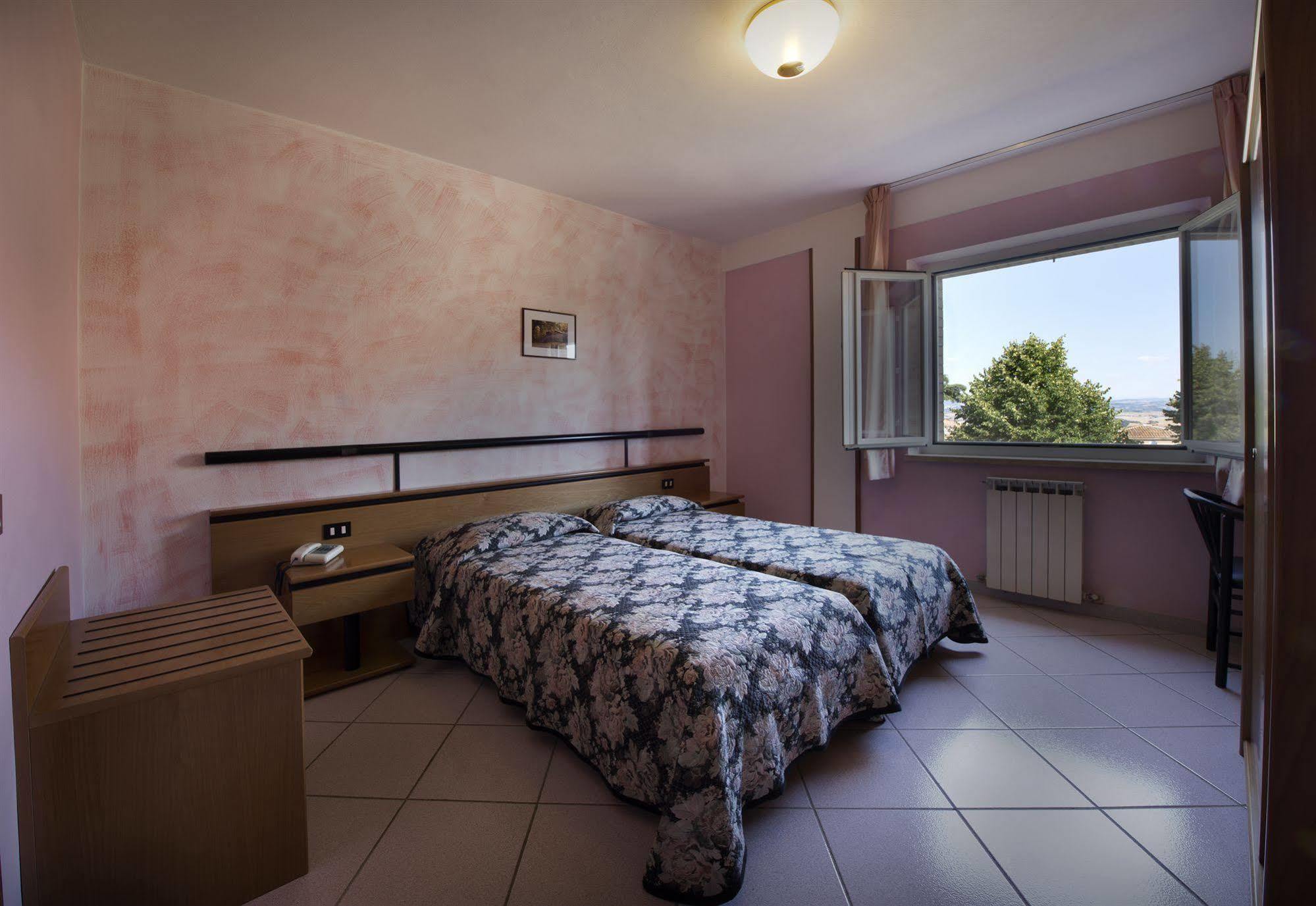 Albergo Di มูร์โล ภายนอก รูปภาพ